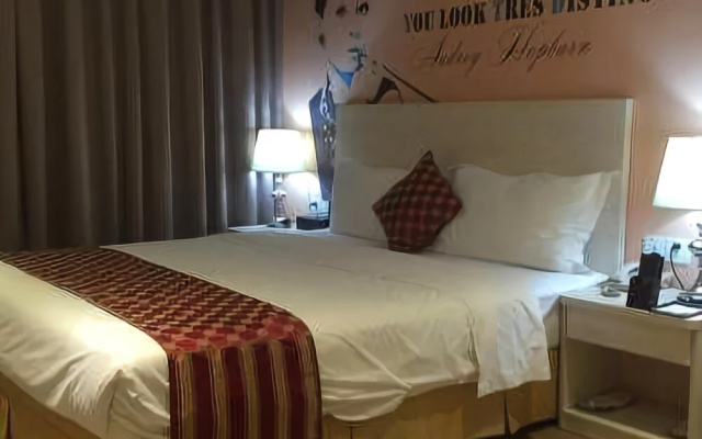 Royal Marina Hotel