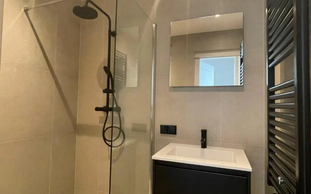 Exclusively 1 Bedroom Serviced Apartment 48m2 -MNL E-
