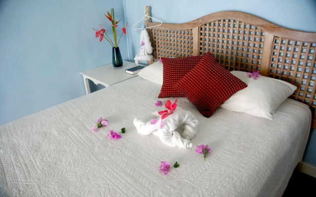 Barefoot Suites