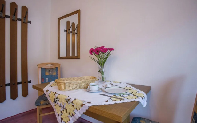 Pleasant Apartment With Ski Storage,balcony, Garden, Parking