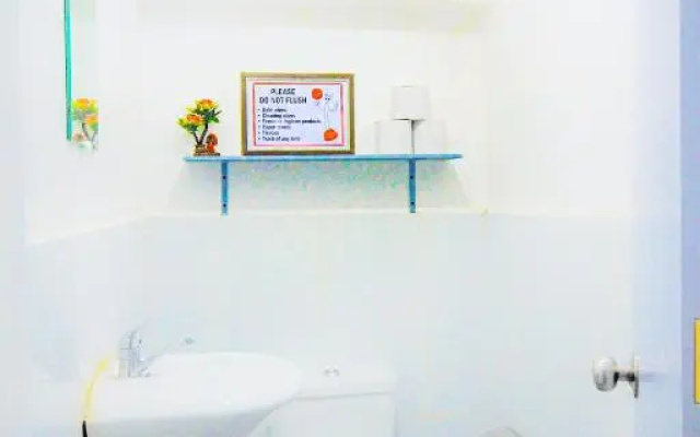 Charming Modern 2-Bedroom Apartment, Olongapo City Center