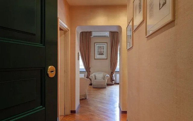 La finestra sul cortile di Via Roma