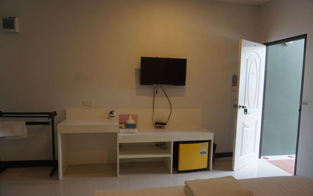 Baan Nongnooch Hotel