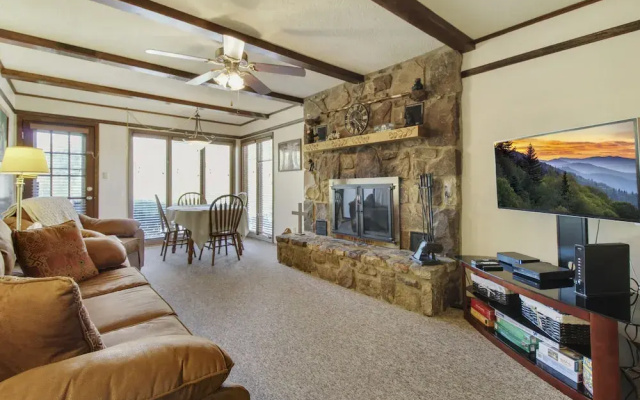 A Fairway View - Two Bedroom Condo