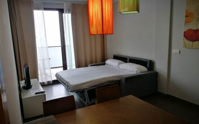 Отель Aparthotel El Faro Испания, Кульера - отзывы, цены и фото номеров - забронировать отель Aparthotel El Faro онлайн комната для гостей