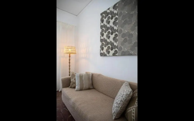 "aretis Apartment"- At The Foothills Of The Castle