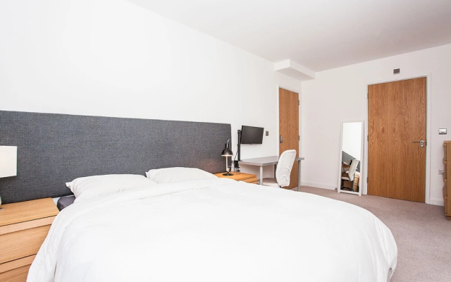 Flat With Roof Terrace in Central London