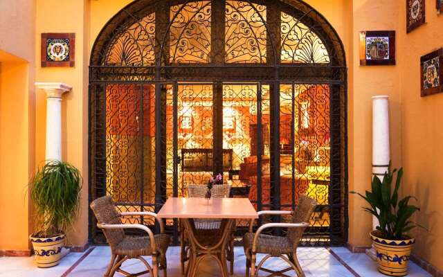 Отель H10 Corregidor Boutique Hotel Испания, Севилья - 1 отзыв об отеле, цены и фото номеров - забронировать отель H10 Corregidor Boutique Hotel онлайн вид на фасад