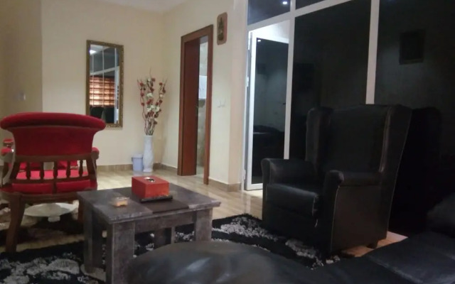 Alim Royal Hotel & Suites