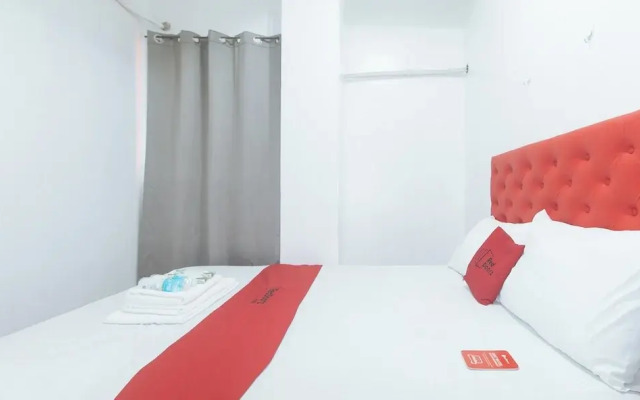 RedDoorz at Najar Residences near NAIA