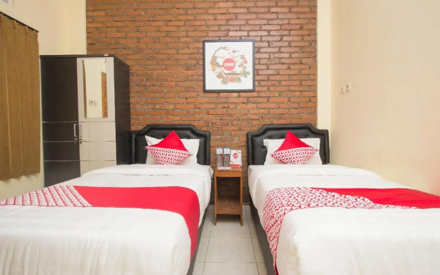 OYO 952 Annisa Syariah Guest House