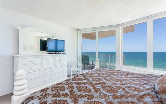 The Shores Club 1105