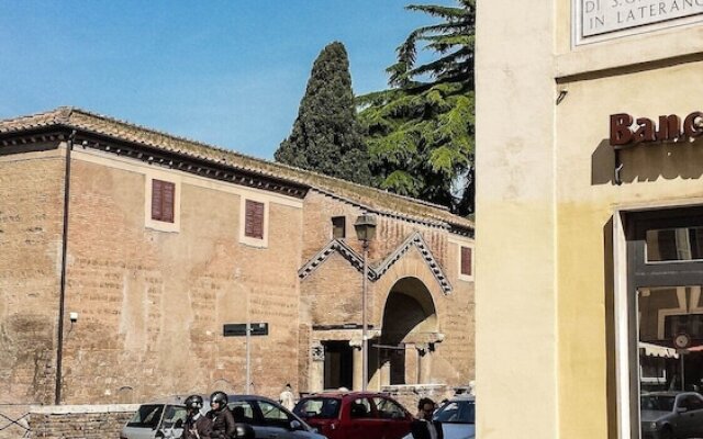 Отель Eclectic Suite Near The Majestic Colosseum 2 Bedroom Apts Рим парковка