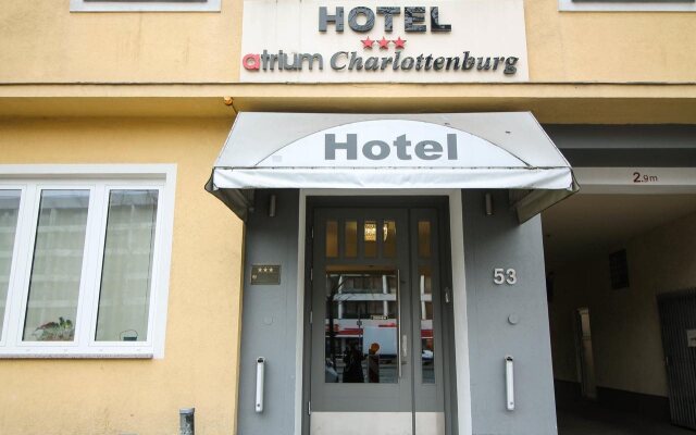 Отель Atrium Charlottenburg Берлин вид на фасад