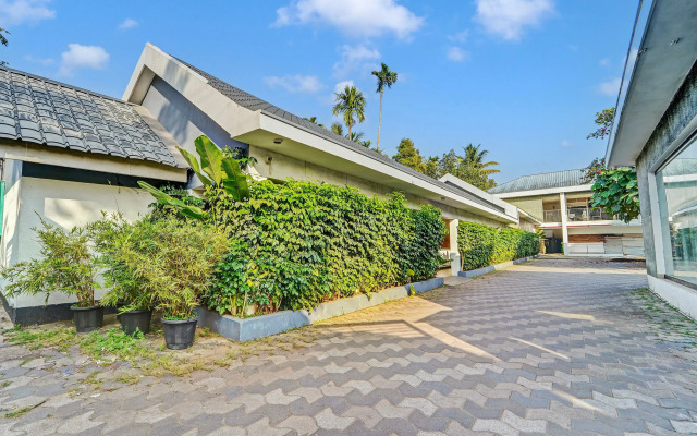 Super Collection O Kalady Near Airport