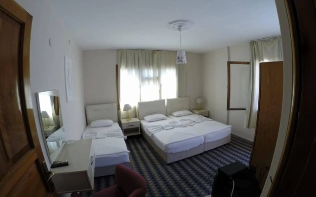 Karya Hotel