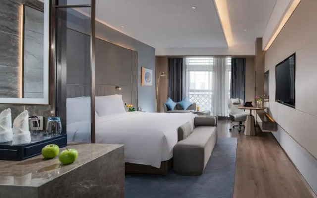 Golden Tulip Hotel
