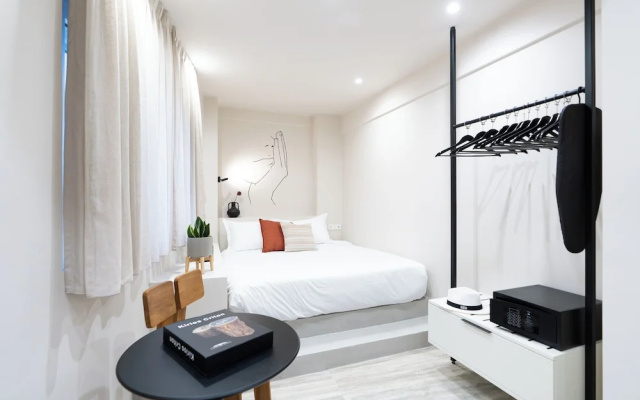 Finders Ermou Suites