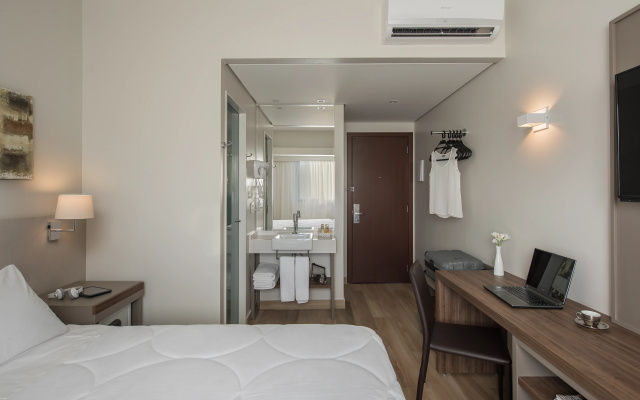 Hotel Nacional Distributed by Intercity