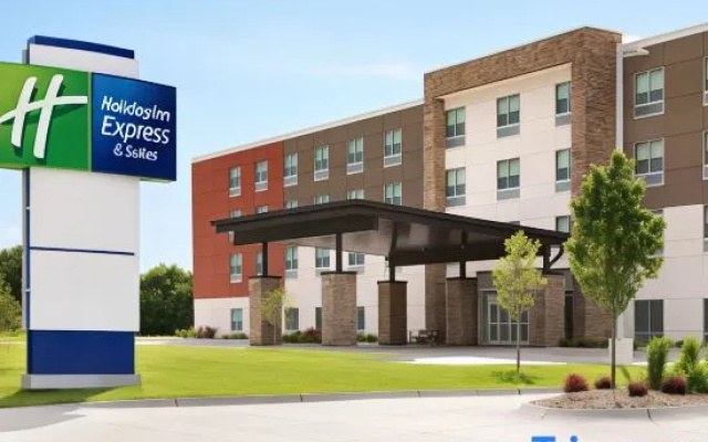 Holiday Inn Express & Suites MUSKEGON - GRAND HAVEN by IHG