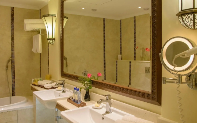 Sarova Whitesands Beach Resort Spa 4