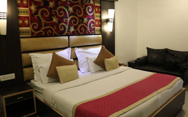 Hotel Sri Nanak Continental вид на фасад