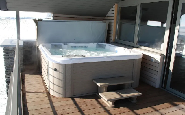 Luxurious Villa With Swimming Pool in La Roche