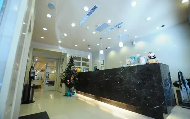 Royal Group Hotel  Xiong Zhong  Branch