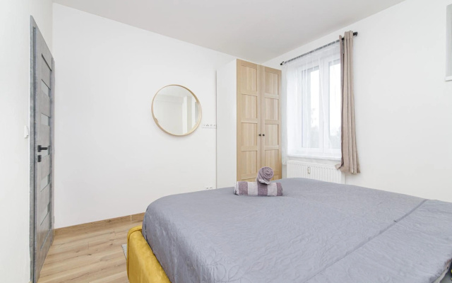 Lovely 1 Bedroom Aparment Fully Revovated
