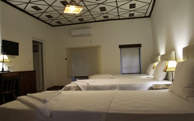 Ozkavak Hotel Kaleici