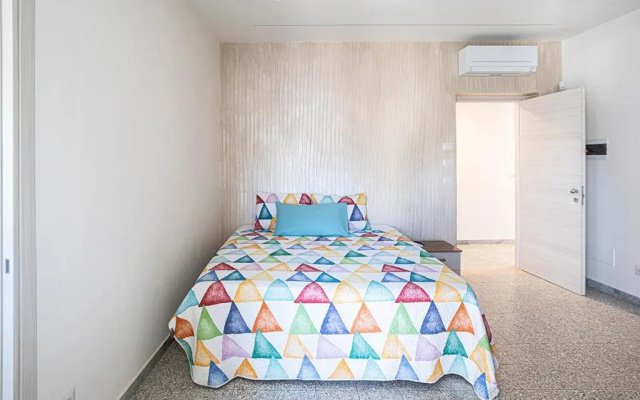 Mola’s Square House