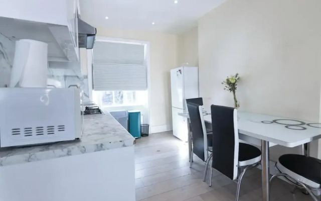2-bed Gucci Flat - Sleeps 6 & Close to Harrods