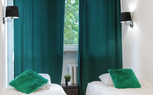 UNIT Short Rent Apartment by Warsaw Metro Station