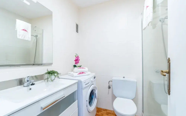 Apartment in Empuriabrava Near Sandy Beach
