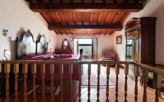 Apartment in Tuscany Near Vineyards