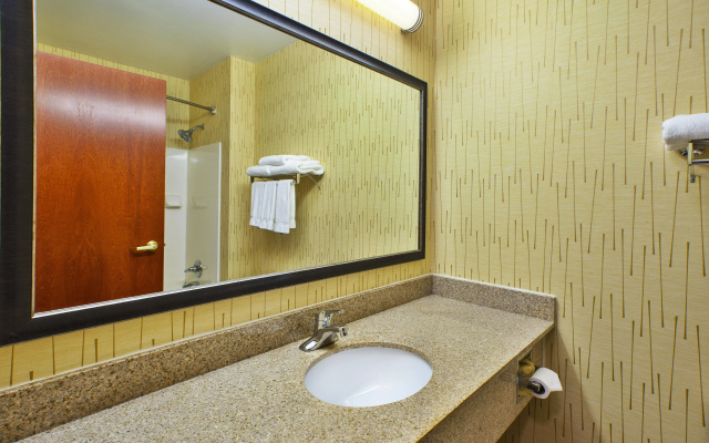Holiday Inn Express Hotel & Suites Belleville by IHG