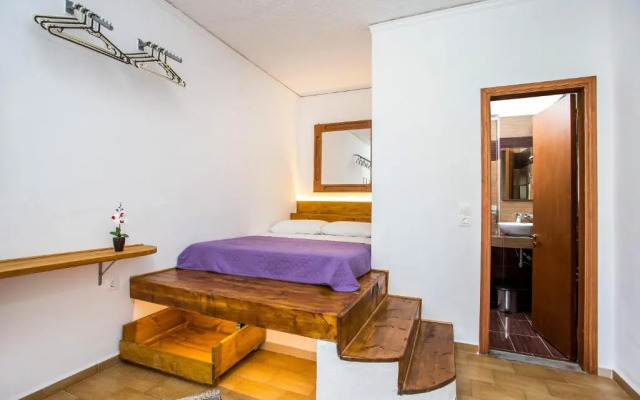 Toulas Studios And Apts No2