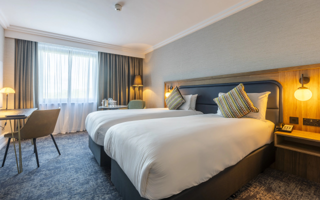 Crowne Plaza Manchester Airport by IHG