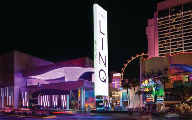 Отель The LINQ Hotel & Casino США, Лас-Вегас - 9 отзывов об отеле, цены и фото номеров - забронировать отель The LINQ Hotel & Casino онлайн вид на фасад