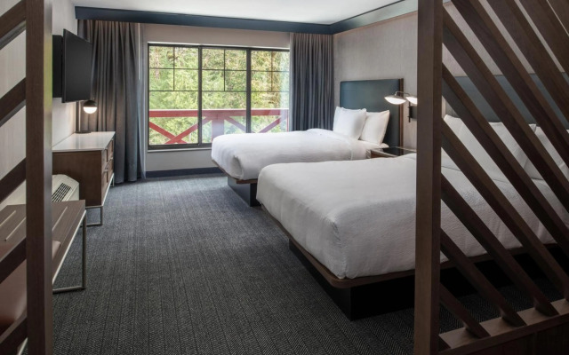 Courtyard By Marriott Olympia