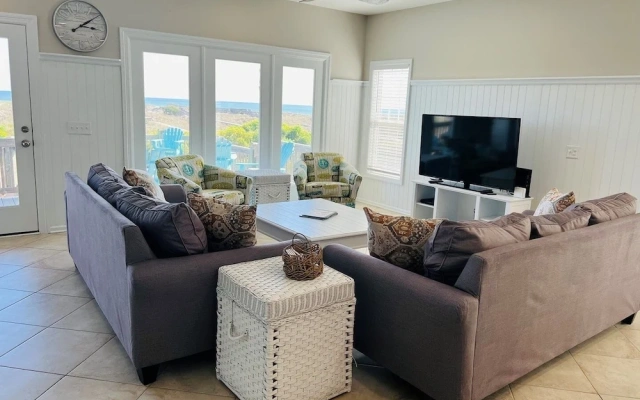 Avalon West- 5 Bedroom Home by RedAwning