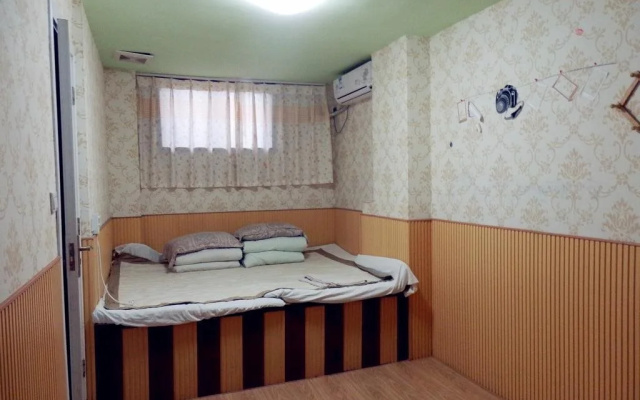 Seven Seas Youth Hostel