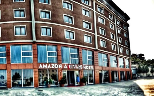Amazon Aretias Hotel