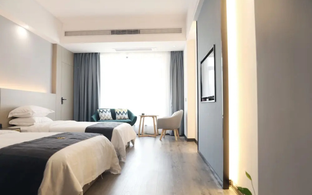 Heqi Hotel