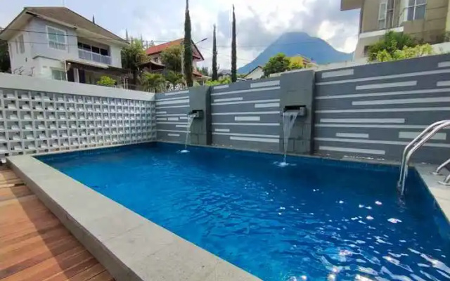 Gandaria Villa Batu