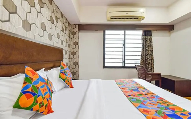 Fabhotel Blue Moon I