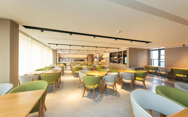 Ji Hotel(Changyang Road, North Bund, Shanghai)