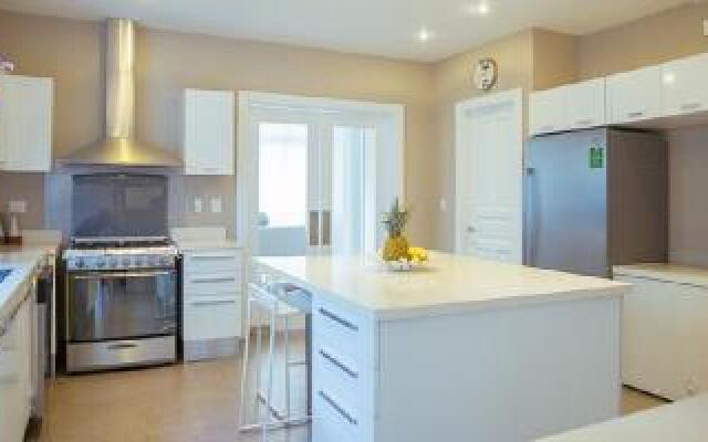 Отель Modern Luxury 5 Bedroom Villa La Palapa - SCV 103953 в номере