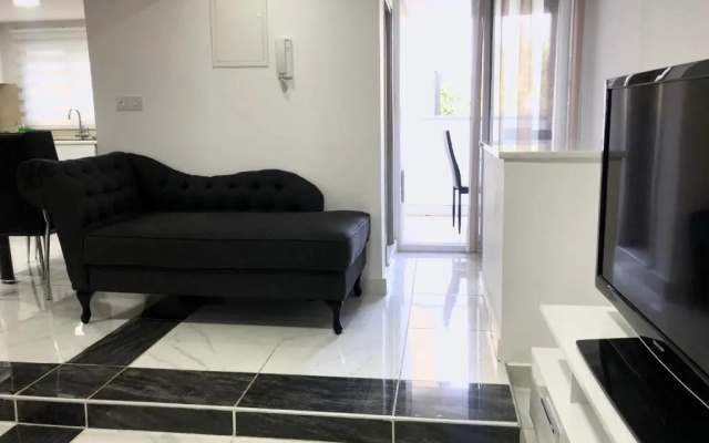 Seafront - 2 bedroom Modern