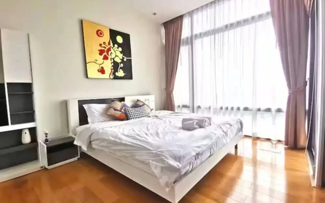 Circle Living Skyline Residence